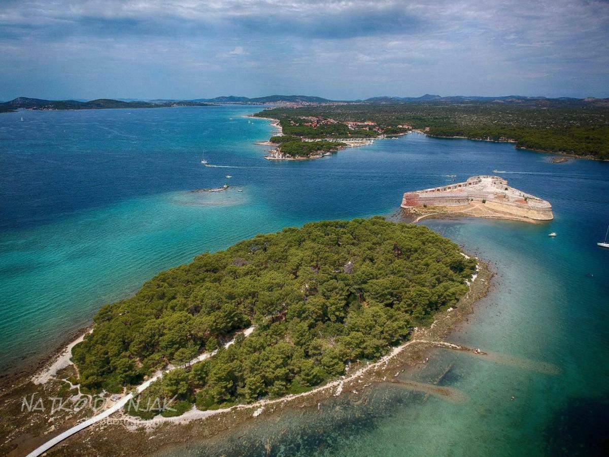 Blue House Sibenik Apartment ภายนอก รูปภาพ