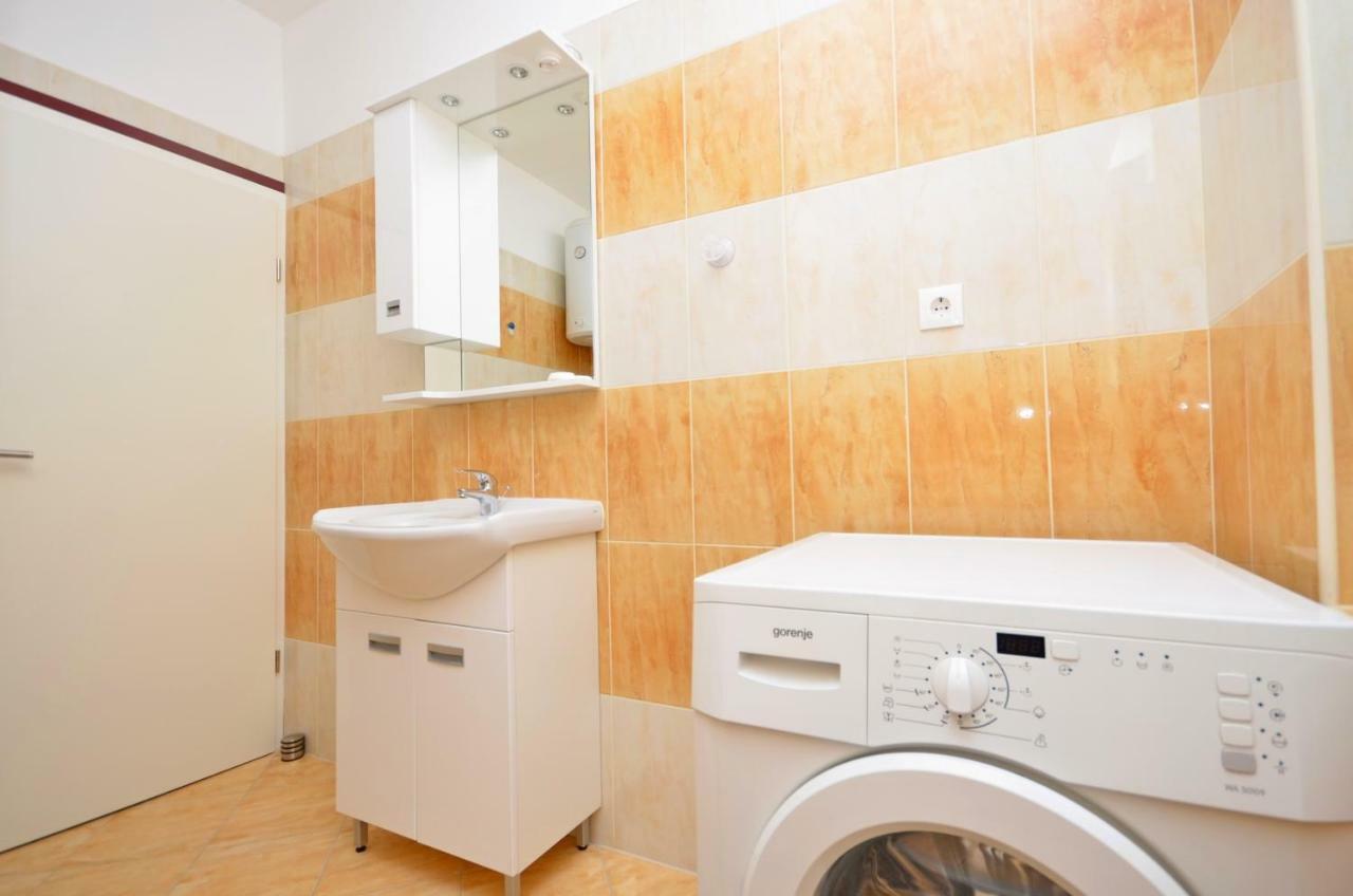 Blue House Sibenik Apartment ภายนอก รูปภาพ
